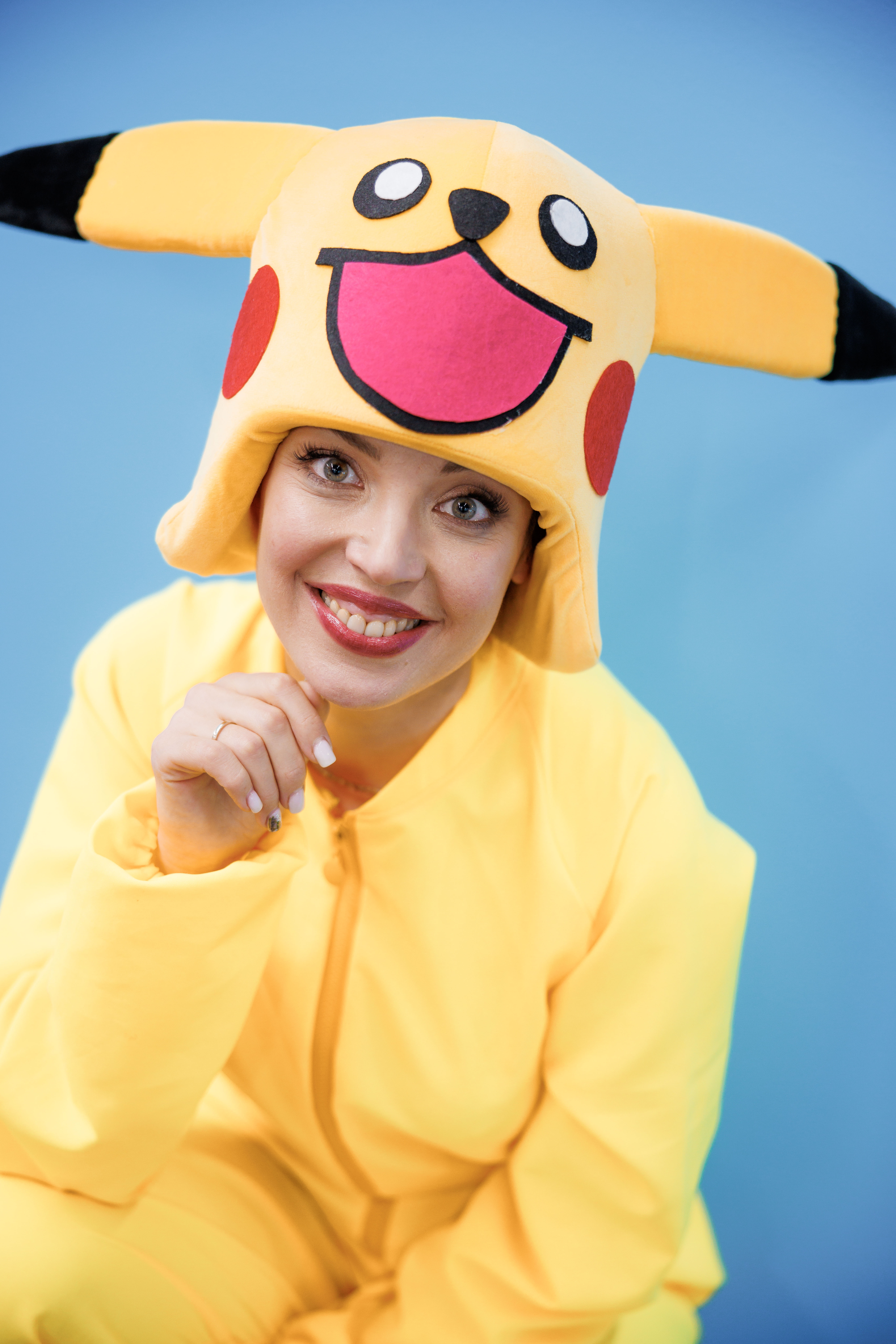 Pikachu kids party entertainer for birthday parties in Illinois posing with children